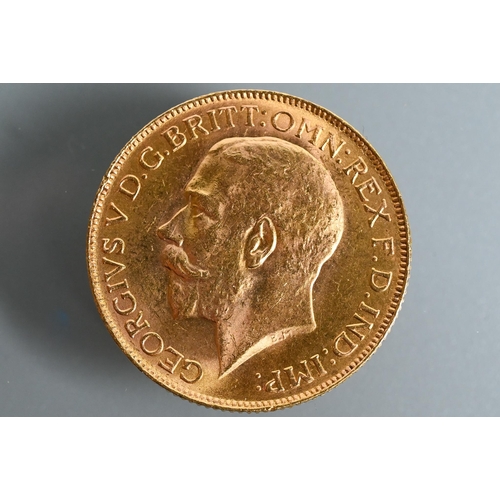 478 - A George V gold sovereign, dated 1925