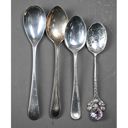 48 - Various oddments of silver flatware and cutlery, including dessert knives and forks (lacking handles... 
