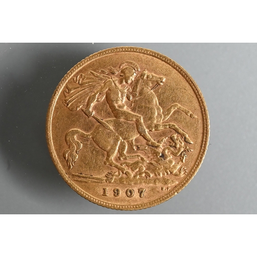 482 - An Edward VII gold half sovereign dated 1907