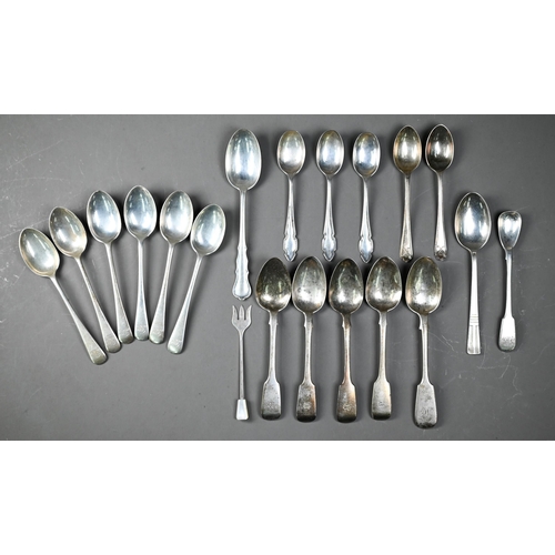 68 - Quantity of silver teaspoons and coffee spoons - various makers and dates, 10.5oz, to/w a cocktail f... 