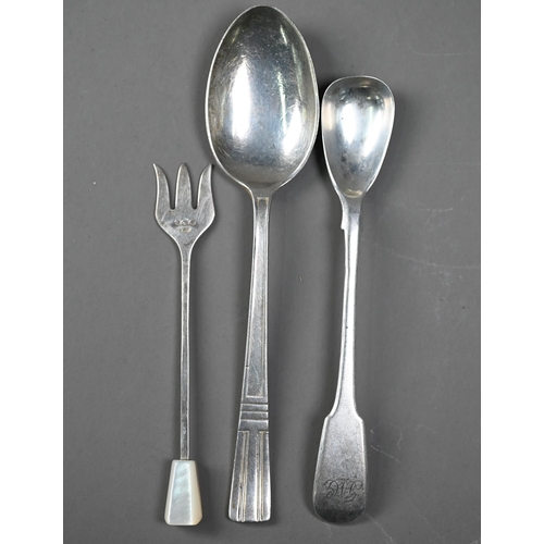 68 - Quantity of silver teaspoons and coffee spoons - various makers and dates, 10.5oz, to/w a cocktail f... 