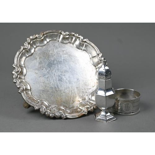 97 - A Victorian silver card salver in the Georgian taste, with moulded rim and three scroll feet, Willia... 