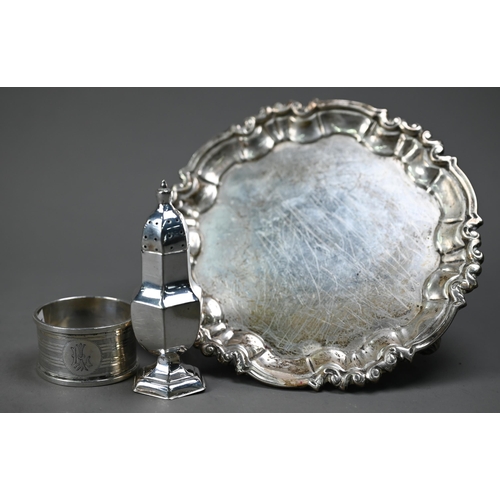 97 - A Victorian silver card salver in the Georgian taste, with moulded rim and three scroll feet, Willia... 