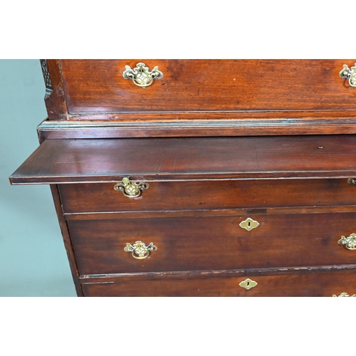 946 - A Georgian mahogany chest on chest, the blind fret moulded cornice over two short and three long gra... 