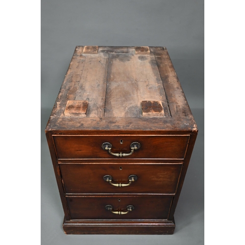 956 - An antique mahogany twin pedestal desk, the leathercloth inset top over an arrangement of nine drawe... 