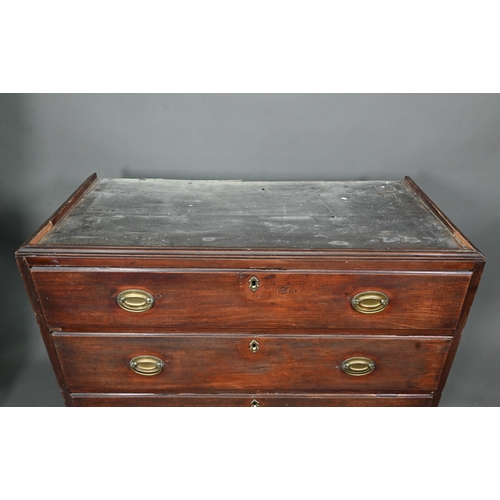 958 - A George III mahogany chest on chest of three short over three long graduated drawers flanked by can... 