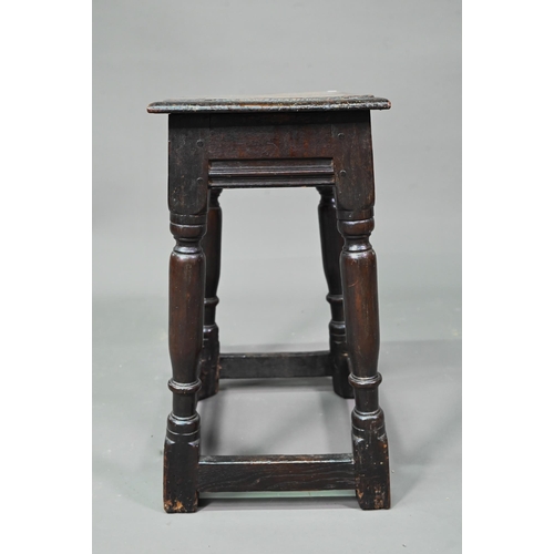 979 - A 17th century oak joint stool, 43 cmx 27 cm x 53 cm h