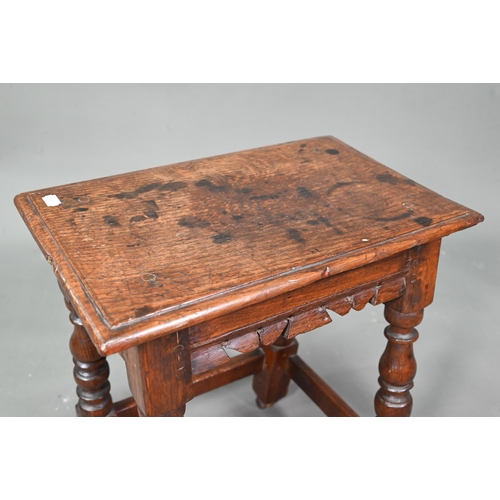 980 - A 17th century oak joint stool, 45 cm x 29 cm x 52 cm h