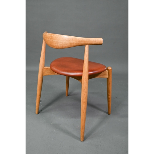 984 - Carl Hansen & Son, a contemporary set of four CH20 dining chairs, oak framed with leather seats,... 