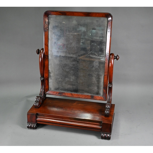 991 - A Georgian mahogany toilet mirror, on single drawer platform base, raised on moulded scroll feet, 58... 