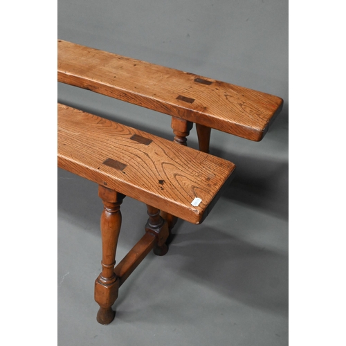 996 - A pair of elm plank benches, raised on turned frames, 200 cm x 18 cm x 45 cm h (2)