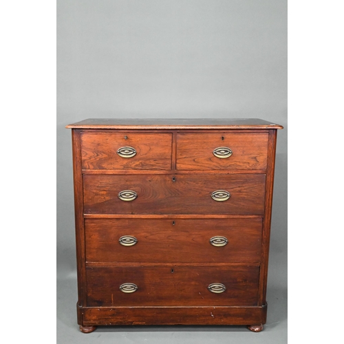 999 - An Edwardian shallow stained chest of two short over three long graduated drawers, on bun feet, 101 ... 