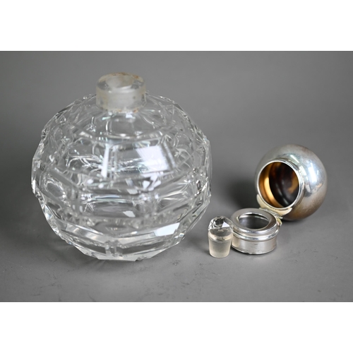 1191 - A globular cut glass scent bottle with hinged silver bun cover, Levi & Salaman, Birmingham 1916