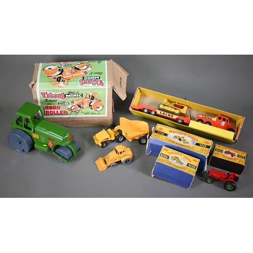 1265 - A boxed (and nearly mint) Tri-ang Minic Series II clockwork Aveling Barford Road Roller, to/w Dinky ... 