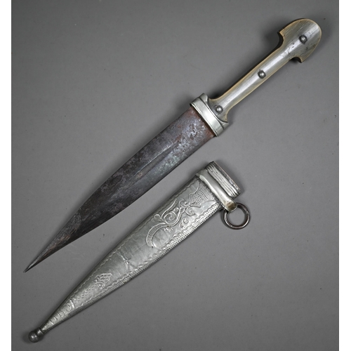 1314 - An antique Eastern dagger, the twin fullered 18 cm blade with horn panelled grip, in white metal sca... 