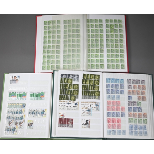 1131 - Quantity of Queen Elizabeth II postage stamps - Machins and commemoratives, in albums, file and loos... 