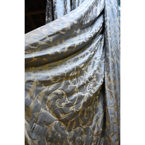 1289 - Three Colefax & Fowler country house curtains, full length, lined and interlined with triple ple... 