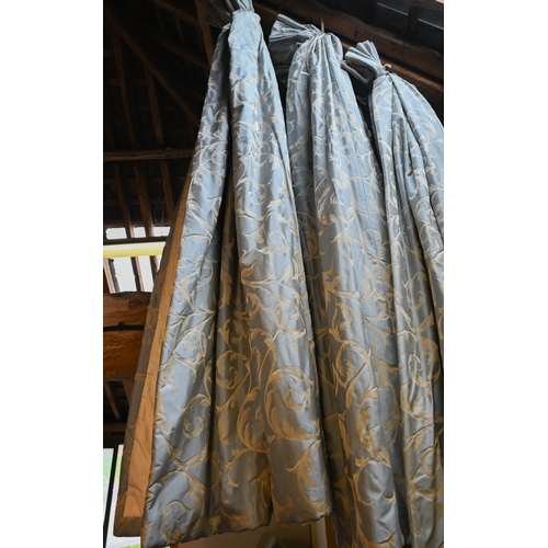 1289 - Three Colefax & Fowler country house curtains, full length, lined and interlined with triple ple... 