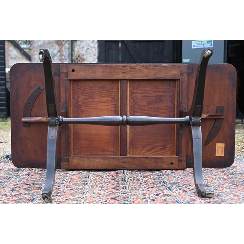 978 - A Regency cross-banded burr walnut sofa table, with two frieze drawers opposing dummy drawer fronts,... 