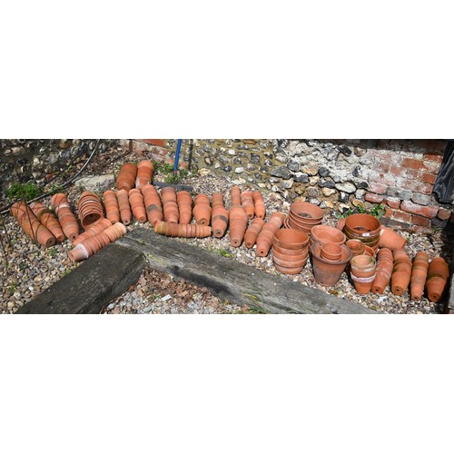 A large quantity of vintage terracotta flower pots - approx. 100 +