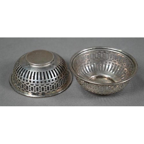 110A - A set of fourteen US Sterling small pierced bowls, 6.5cm diameter, 9.6oz