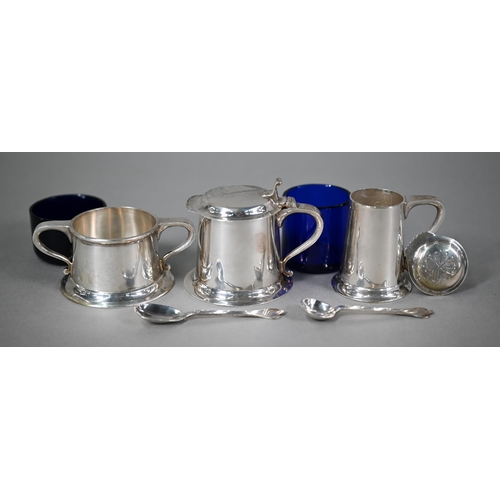 123 - A cased heavy quality silver three-piece condiment set in the form of miniature Georgian tankards, c... 