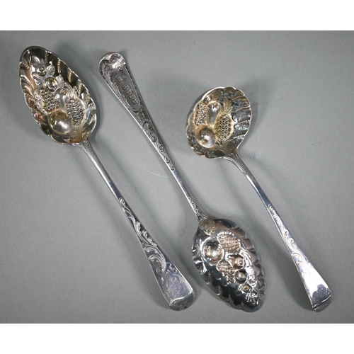 165 - A Victorian pair of seal-top Apostle spoons with twist stems, Wakely & Wheeler, assay and duty m... 