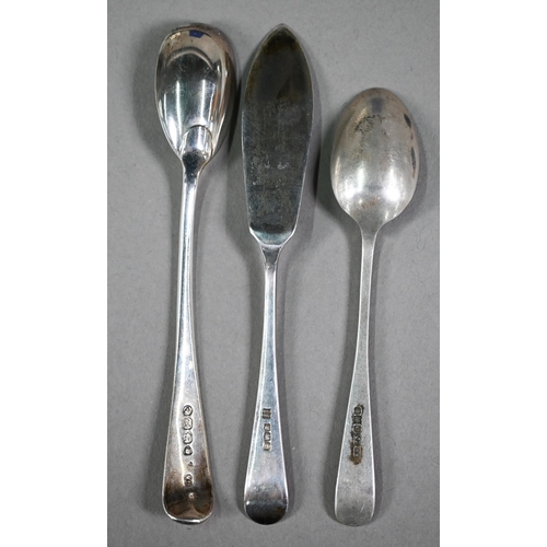 168 - An Edwardian cased set of six floral-engraved teaspoons, Wakely & Wheeler, London 1902 and a cas... 