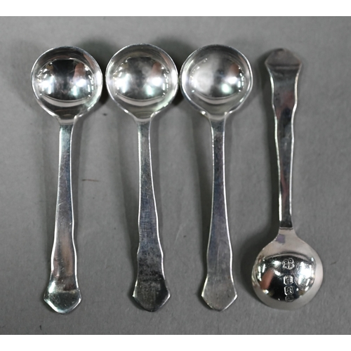 169 - An Edwardian cased set of four small open salts with original spoons, James Deakin & Sons, Sheff... 