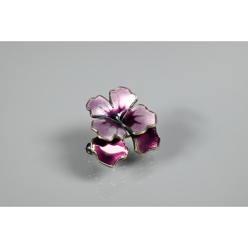 224 - David Andersen - A Norwegian mauve enamel brooch in the form of a pansy, stamped sterling 925S, 2.5 ... 