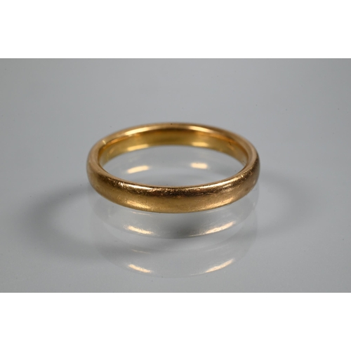 257 - A 22ct yellow gold wedding band, size L 1/2, approx 4g