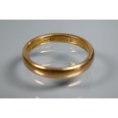 257 - A 22ct yellow gold wedding band, size L 1/2, approx 4g