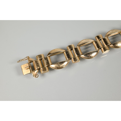 282 - A contemporary 9ct yellow gold bracelet formed of open circle and cross links, concealed clasp, appr... 