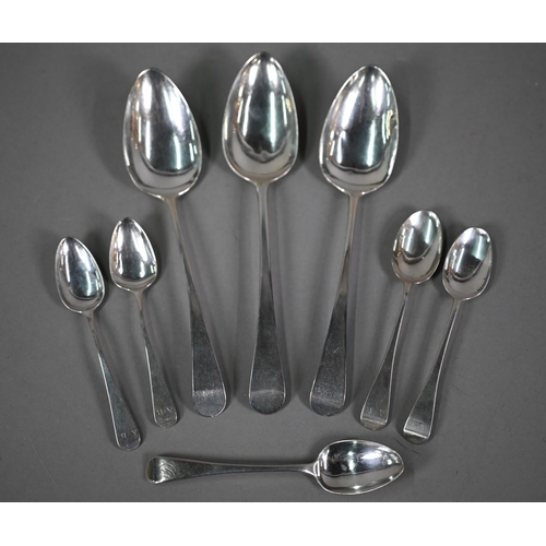 39 - A pair of George III silver old English pattern tablespoons, Peter & William Bateman, London 180... 