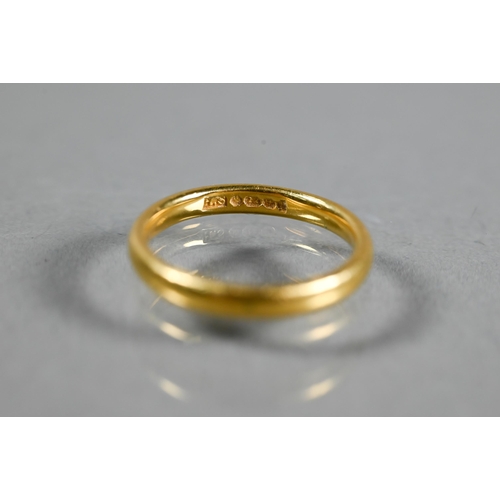 392 - A 22ct yellow gold narrow wedding band, approx 3.4g, size K