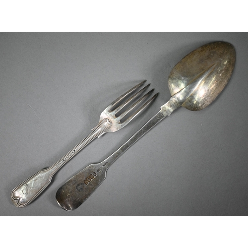 45 - A Victorian Irish silver fiddle pattern tablespoon, Dublin 1845, to/w two other fiddle pattern table... 