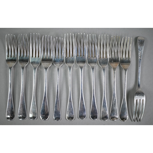 79 - A matched set of twelve Georgian silver dessert forks, various makers and dates, 1810-1824, 14.1oz