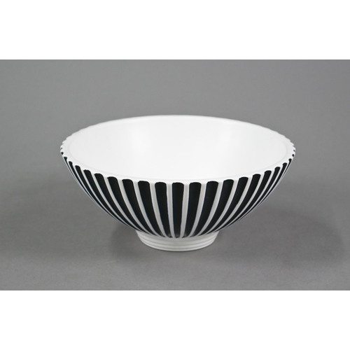 598 - A Wedgwood pottery black and white fluted bowl by Norman Wilson, stamped 'Wedgwood N. W.', 21 cm dia... 