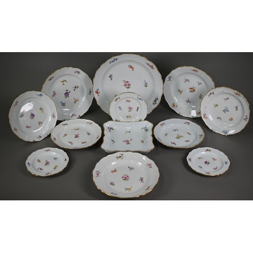 639 - A Meissen porcelain part service, comprising 30 cm dish, three 25 cm plates, four 21 cm plates and t... 