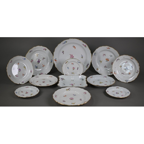 639 - A Meissen porcelain part service, comprising 30 cm dish, three 25 cm plates, four 21 cm plates and t... 