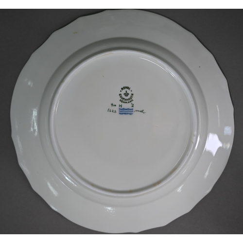 642 - A Royal Copenhagen Frijsenborg china service (47 pieces including covers)