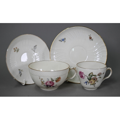 642 - A Royal Copenhagen Frijsenborg china service (47 pieces including covers)