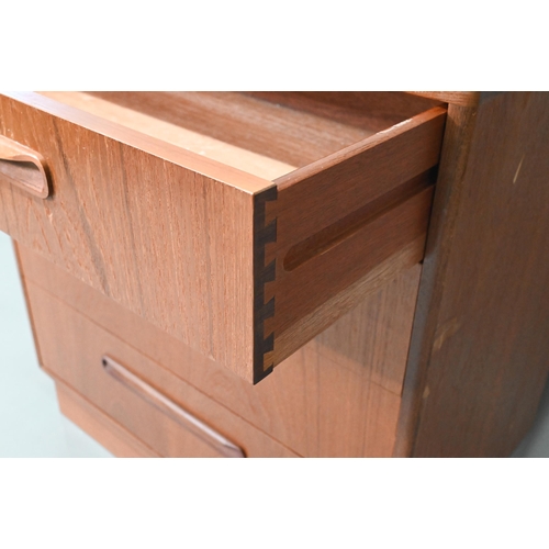 914 - A mid-century G-Plan Fresco range teak chest of four long drawers, on a plinth base, 72 cm x 44.5 cm... 