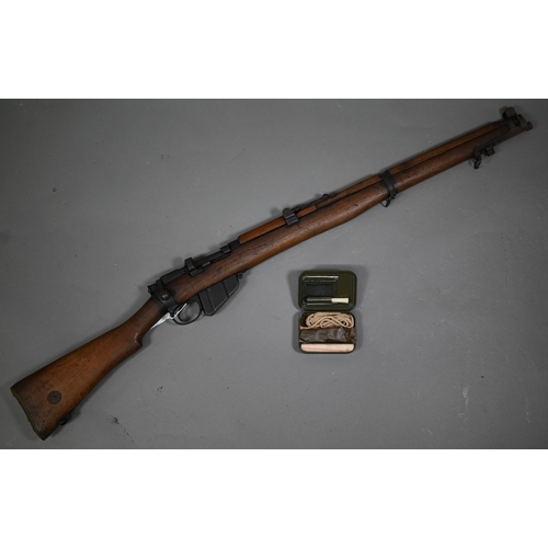 1062 - A Lee Enfield .303 British Army rifle, 113 cm long, deactivation certificate no. DA52930, c/w origin... 