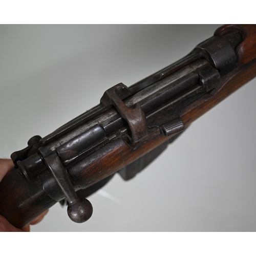 1062 - A Lee Enfield .303 British Army rifle, 113 cm long, deactivation certificate no. DA52930, c/w origin... 