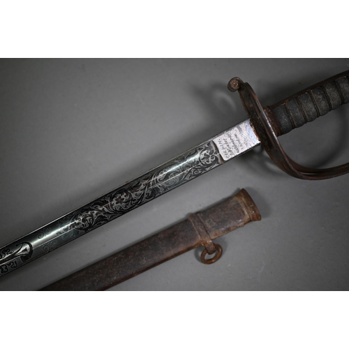 1088 - An antique Infantry Officer's Cambridgeshire Regiment dress-sword, etched and slightly curved 82 cm ... 