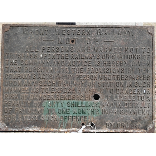 1104 - Railwayana - A green-painted cast iron Great Western Railways 'No trespassing' warning notice, threa... 