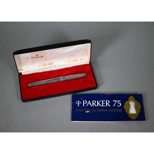 1117 - A cased Sterling silver Parker 75 Sonnet Cesile fountain pen with 14k nib with paperwork