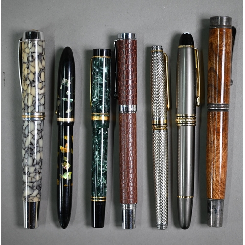 1150 - Seven various fountain pens including Parker IIII with marbled body and 18k nib, a vintage Sheaffer ... 