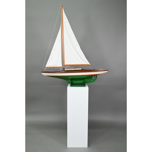 1186 - A vintage Danish scratch-built wooden sloop pond-yacht 'Simone' 113 cm high x 100 cm long